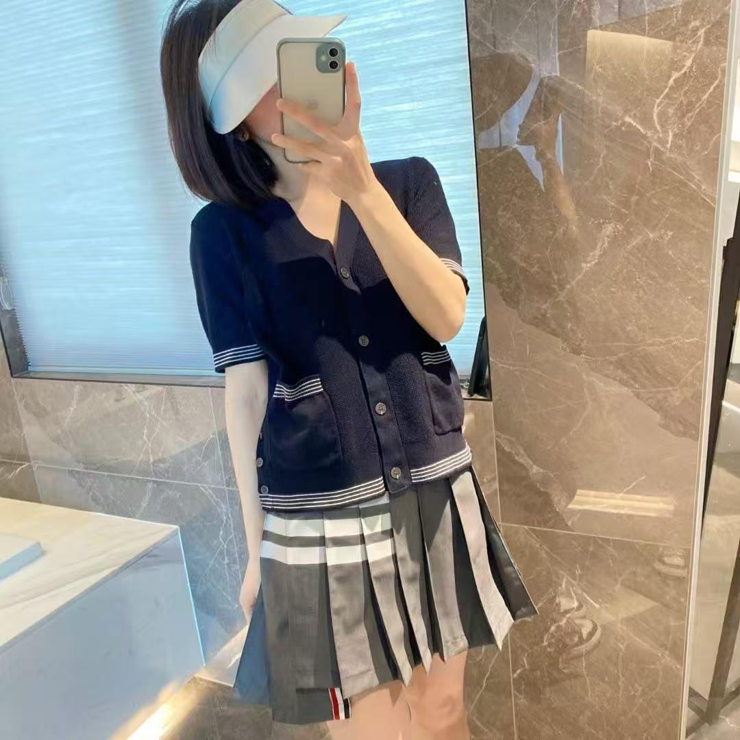 2025SS  V-neck short sleeves THOM TREND