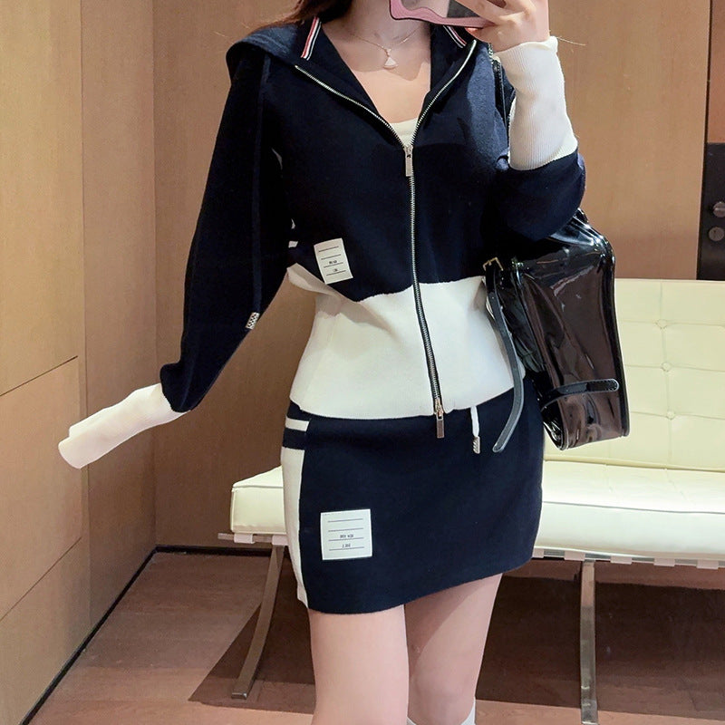 2025Threaded three-bar skirt suit