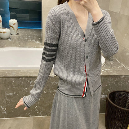 2025SS  Small twist v-neck cardigan THOM TREND