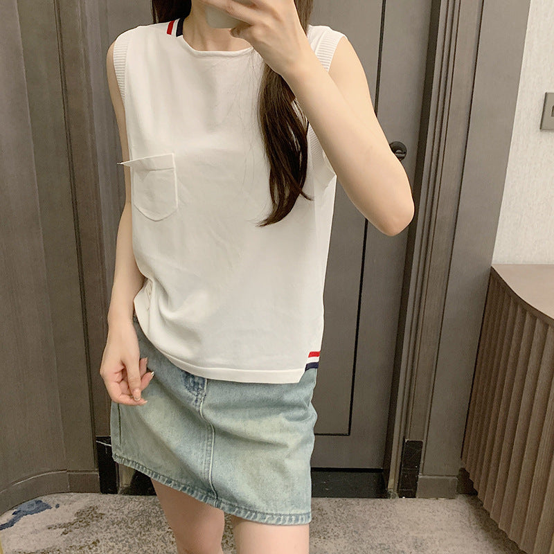 Sleeveless women's tops