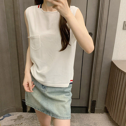 Sleeveless women's tops