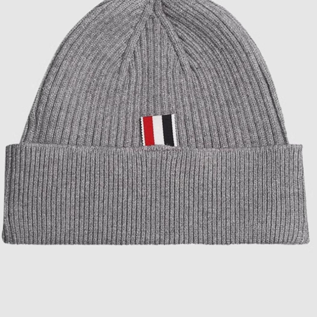 Puppy knitted hat THOM TREND