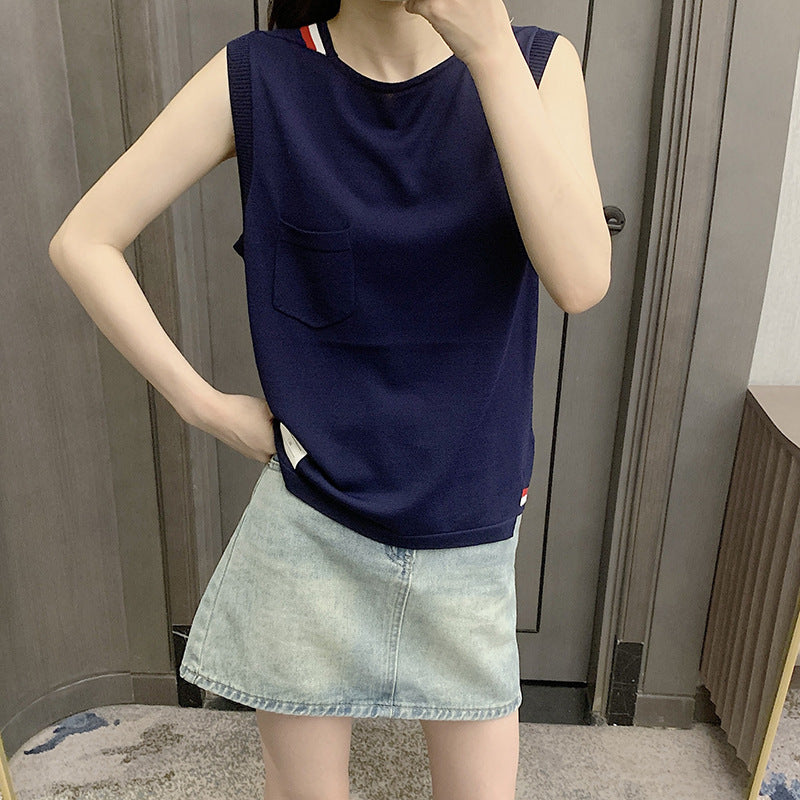 Sleeveless women's tops