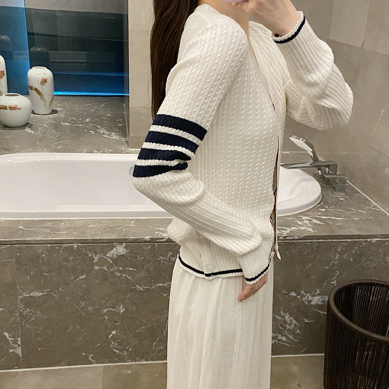 2025SS  Small twist v-neck cardigan THOM TREND