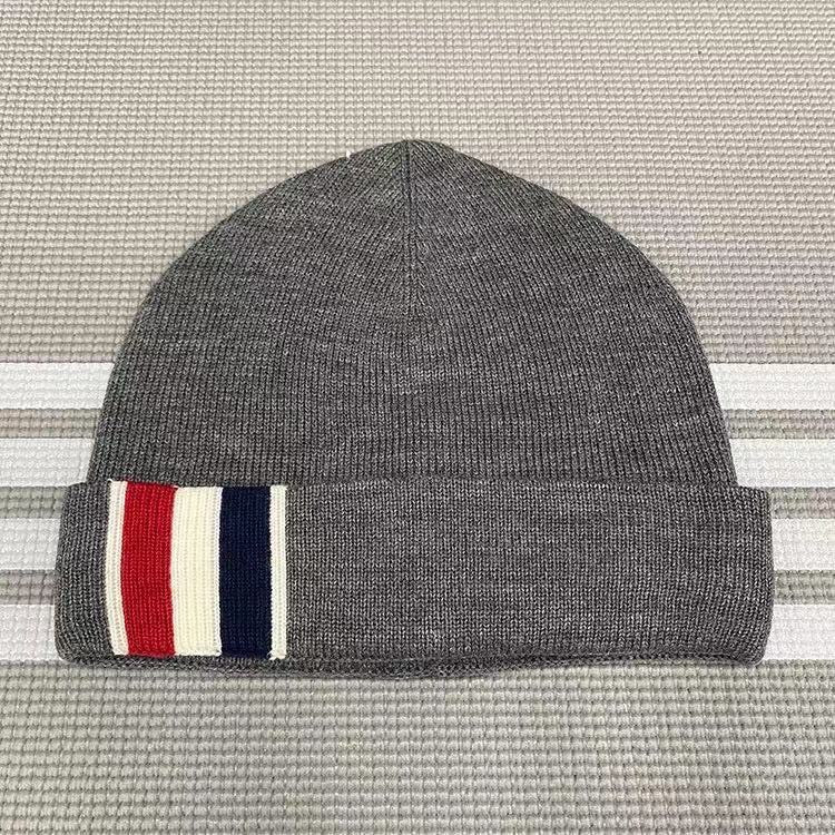 Unisex knitted hat THOM TREND