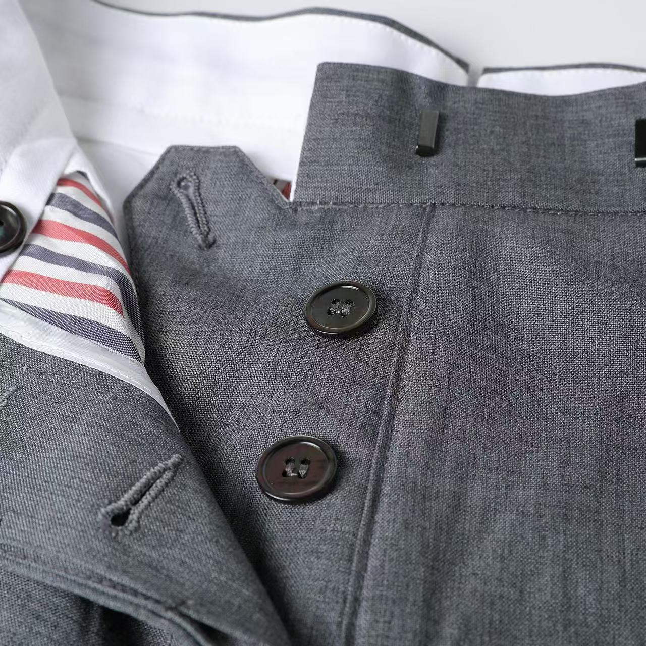 Unisex suit shorts THOM TREND