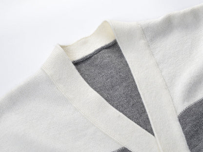Contrast color knitted cardigan