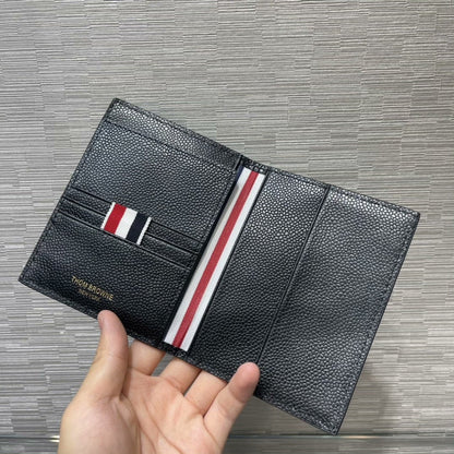 2025 Passport holder THOM TREND